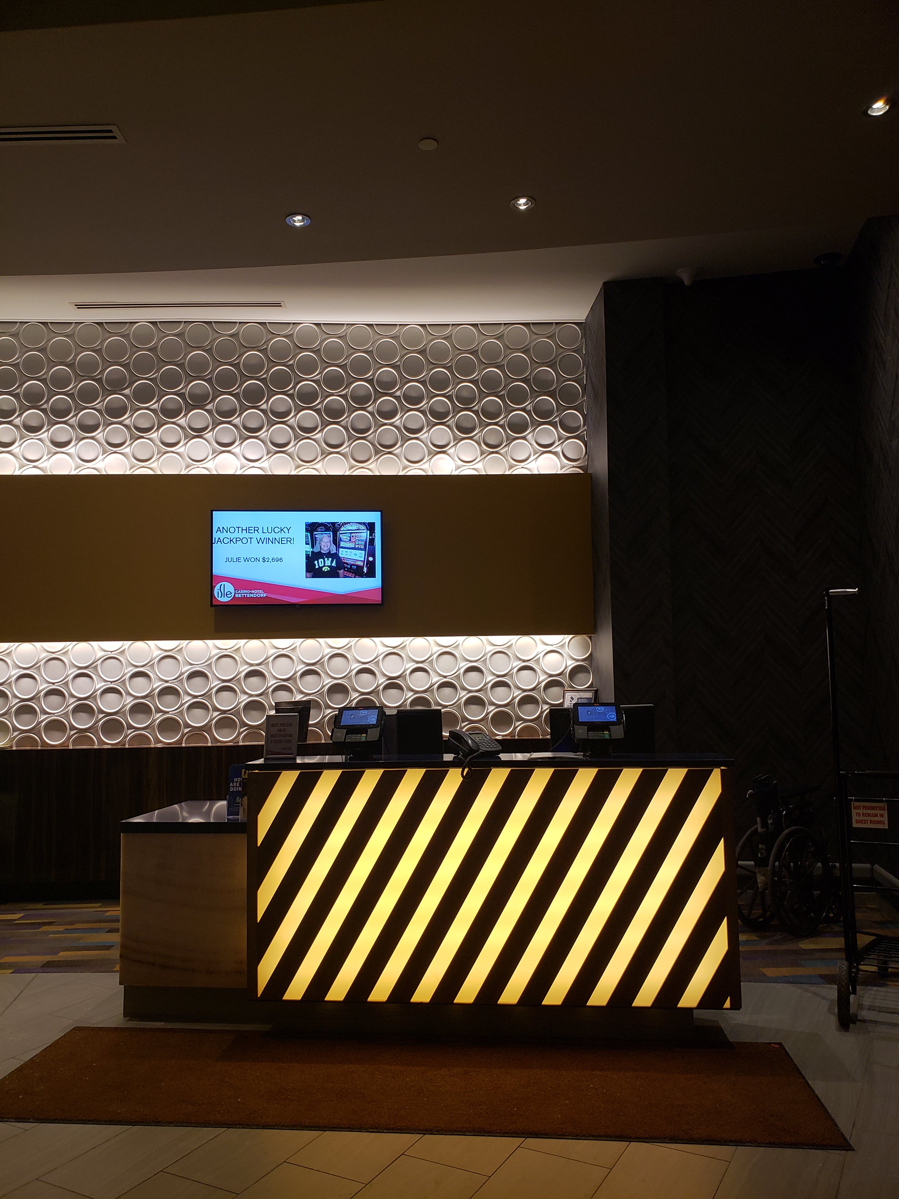 main desk of the Bettendorf Iowa Hotel