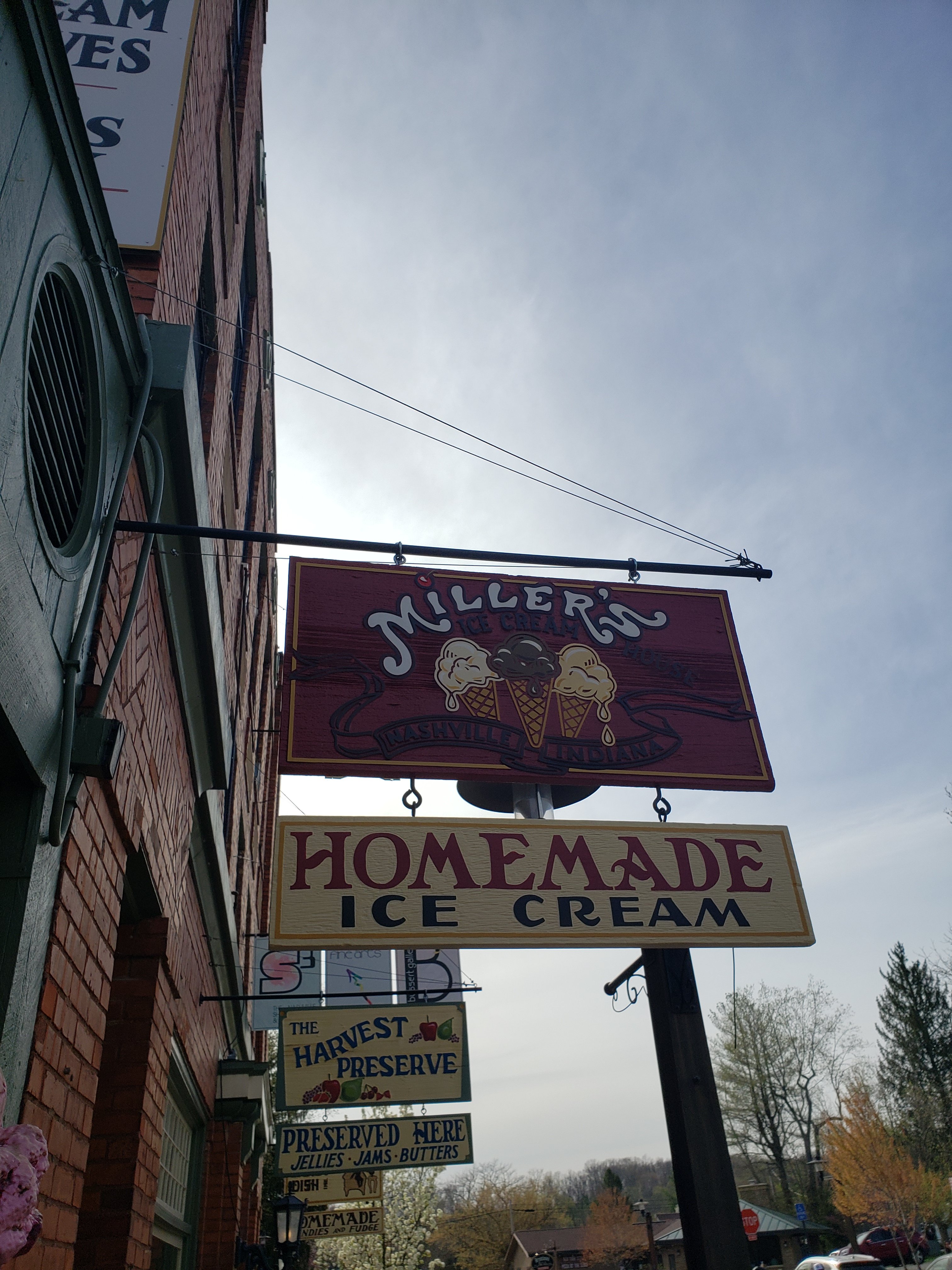 Miller's Ice Cream, Homemade Ice cream signs on side of building